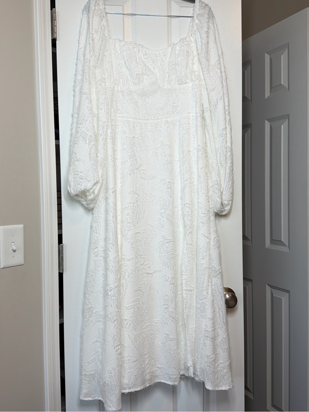 Elegant White Midi Dress with Puff Long Sleeves